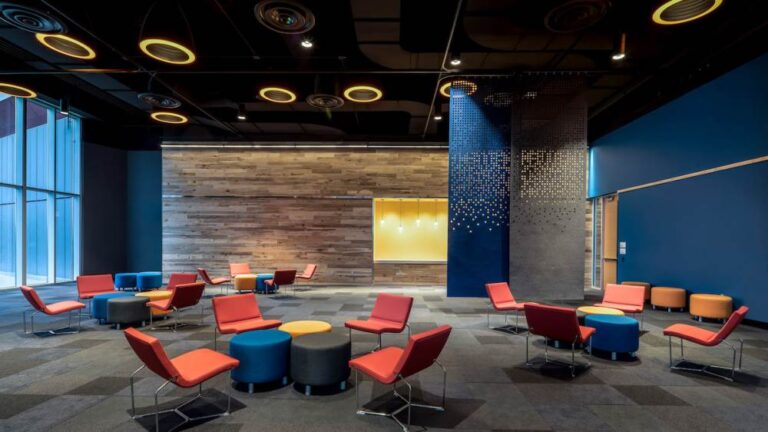 Casual, Impromptu Meeting Spaces Are a Convention Center Design Trend